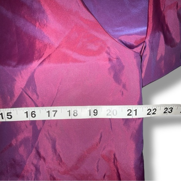 UNDER ARMOUR Women's Storm Iridescent Woven Graphic Warm-up Top - M Purple - Picture 10 of 16